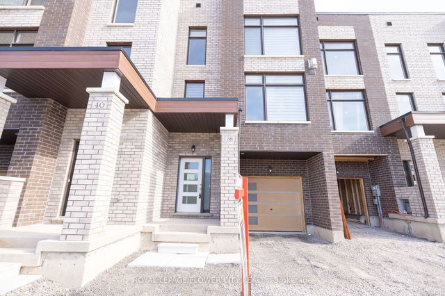 38 Queenpost Drive