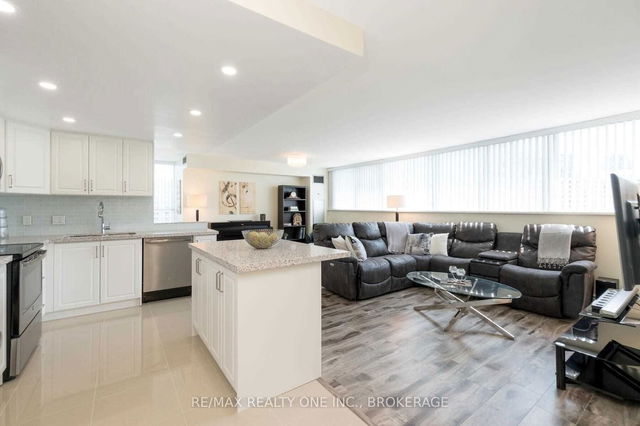 1604 - 3695 Kaneff Crescent