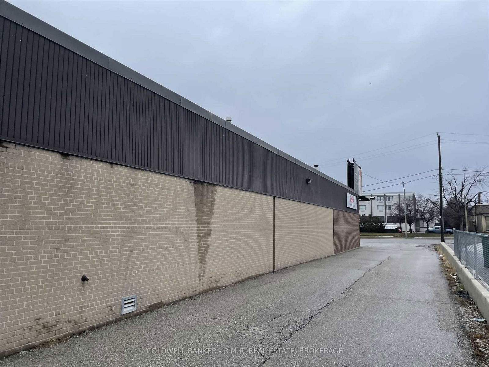 Investment sold at 75 City View Drive, Toronto, West Humber-Clairville, M9W 5A5 - MLS: W6012967