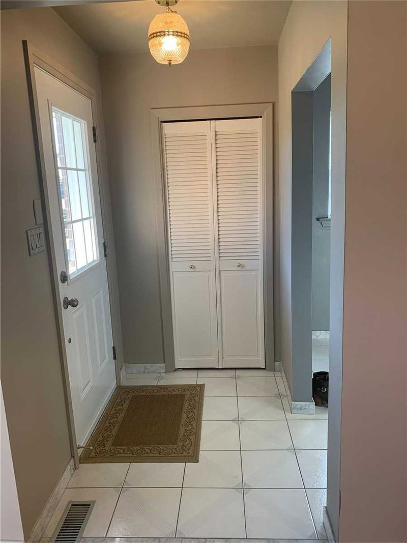 24 Dean St, Brampton, L6W 1M6 | Image 2