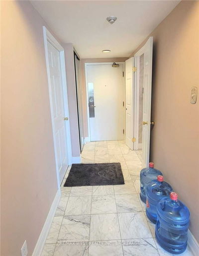 Unit 213 — 6 Humberline Dr, Toronto - West Humber-Clairville image-0-1