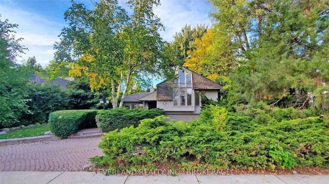 98 Rathburn Road