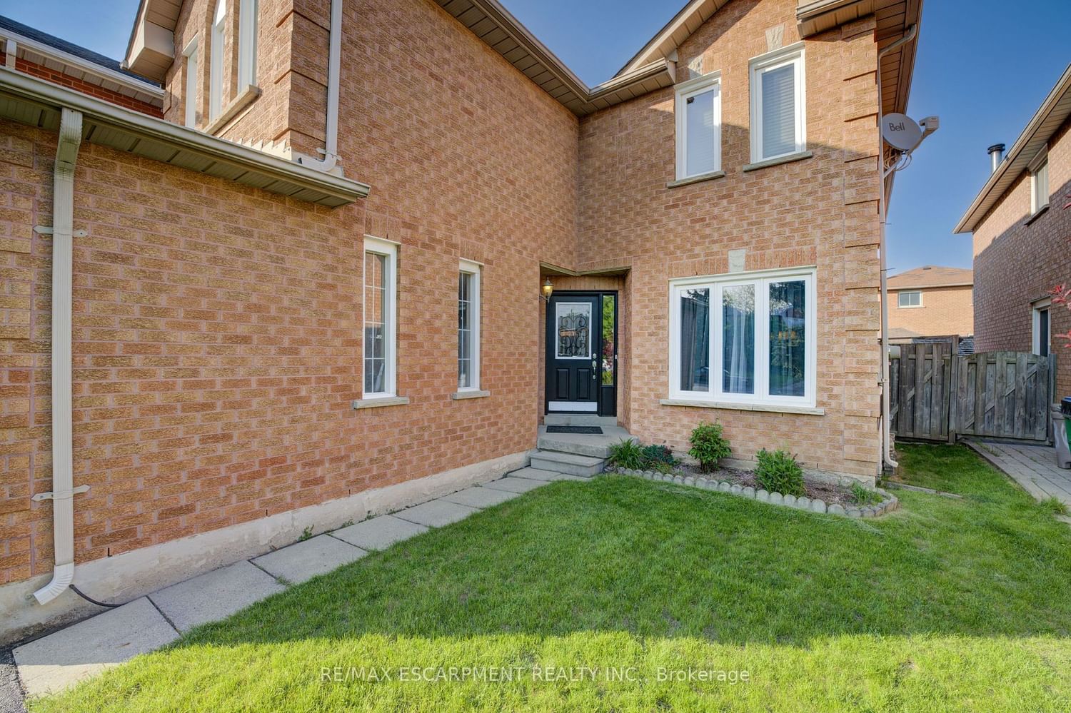 Listing photo 3