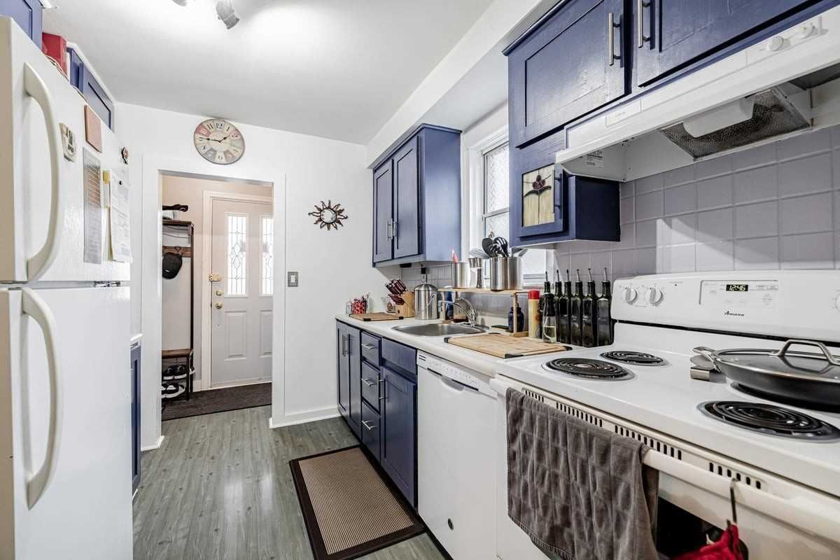 Listing Image 12
