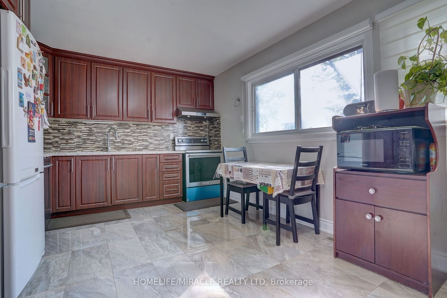 Listing Image 5