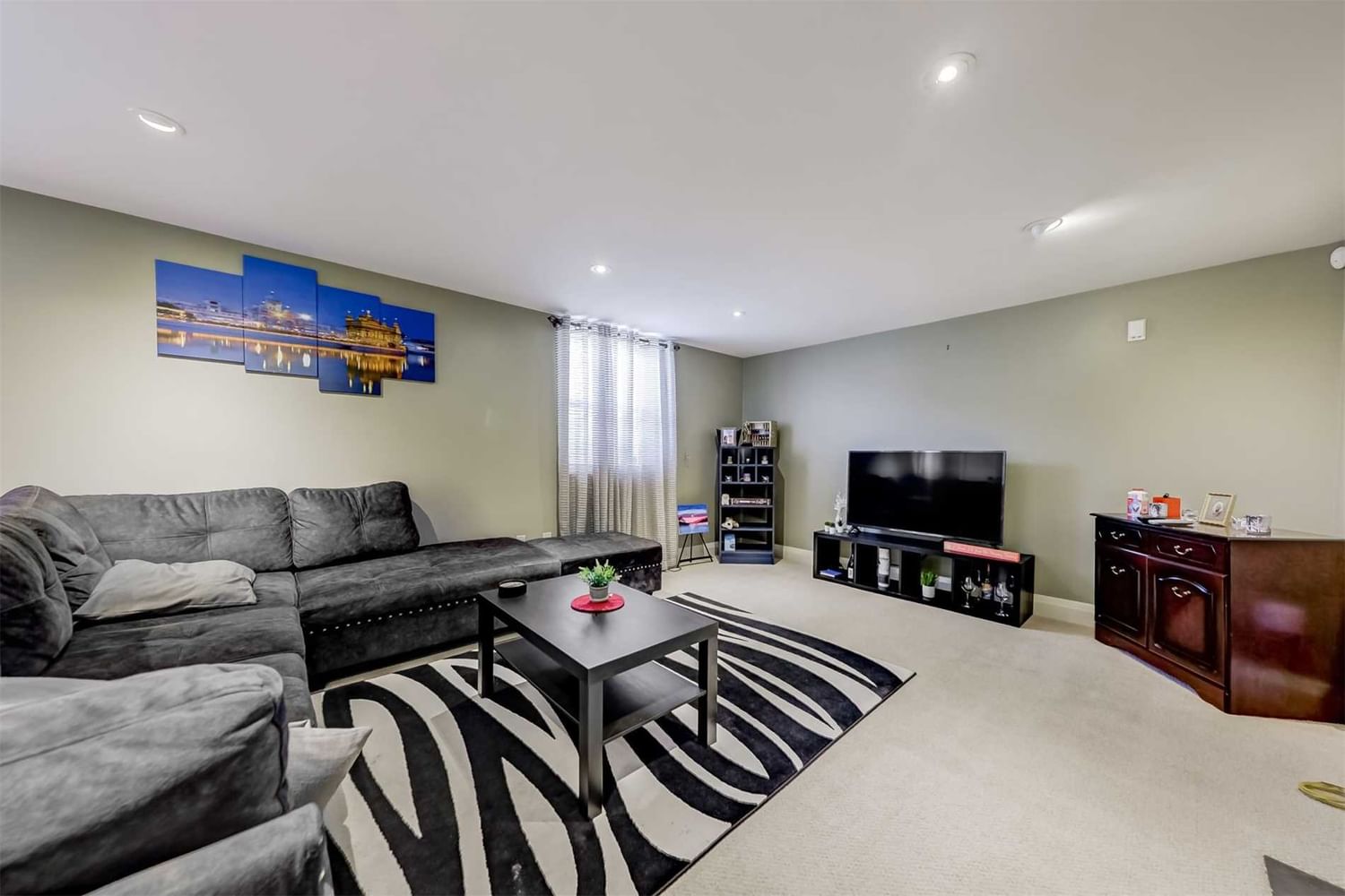 Listing Image 20