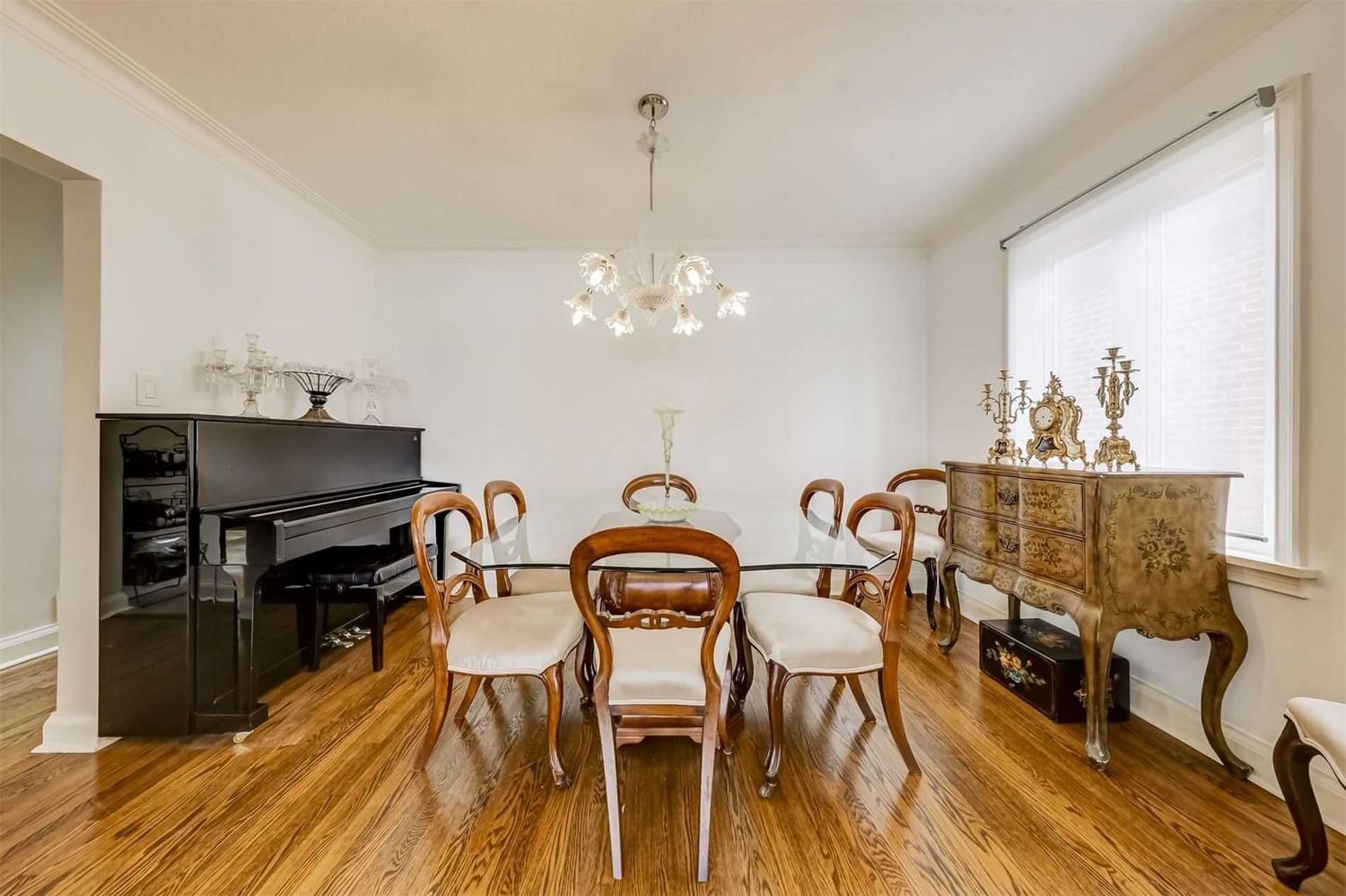 Listing Image 7