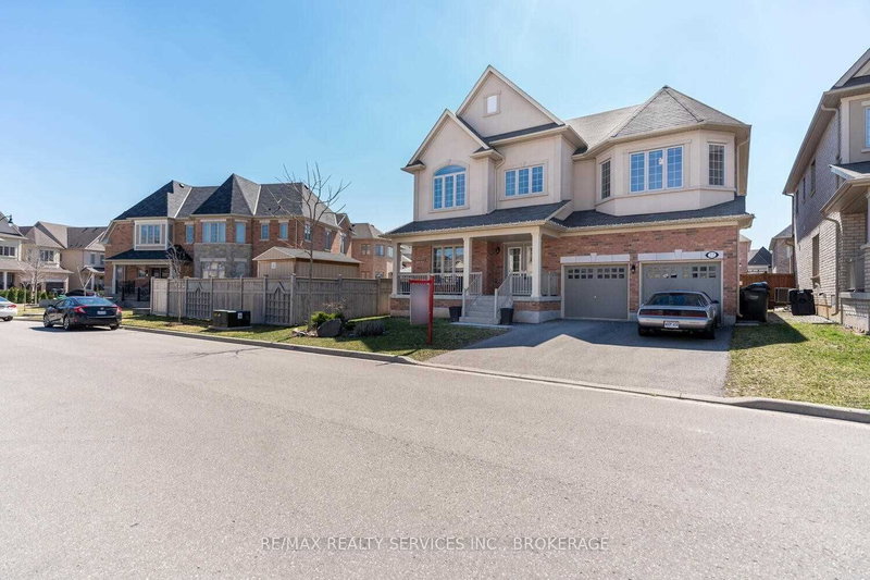 22 Templar St, Brampton, L6Y 2Y2 | Image 2