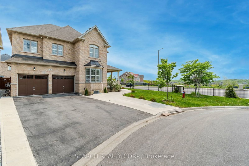 8 Nightland Crt, Brampton, L6Y 5V3 | Image 3