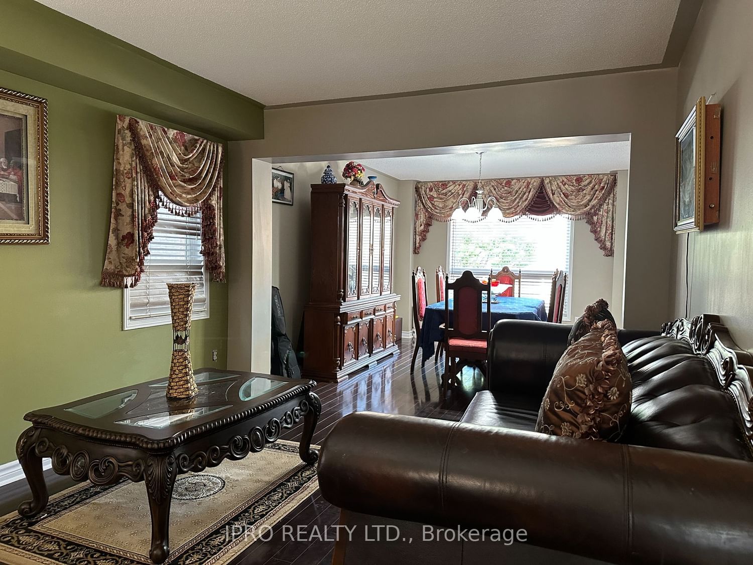 Listing Image 7