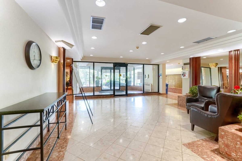 1503 - 22 Hanover Rd, Brampton, L6S 5K7 | Image 3