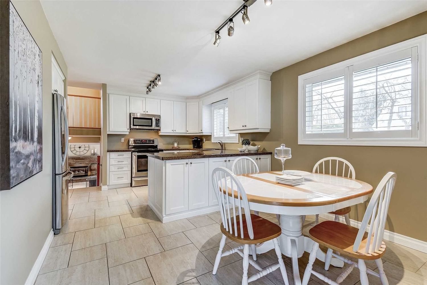 Listing Image 13