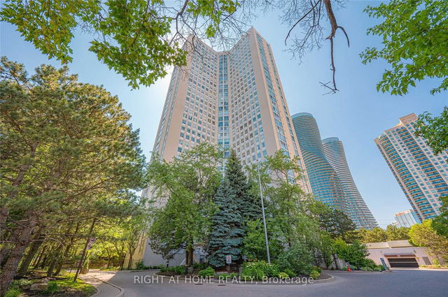2306 - 3650 Kaneff Crescent