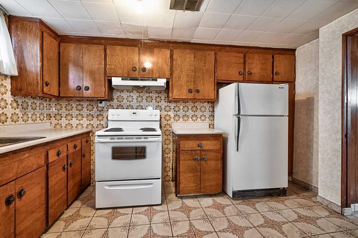 Listing Image 16