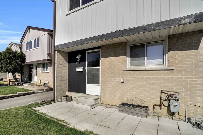 6 Hedley Crt, Brampton, L6S 2B6 | Image 2