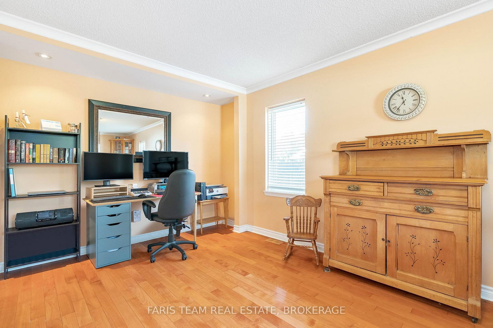 Listing Image 3