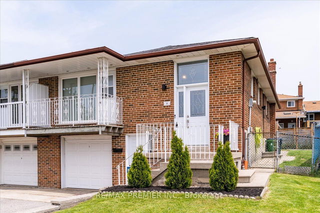 33 Paradelle Crescent