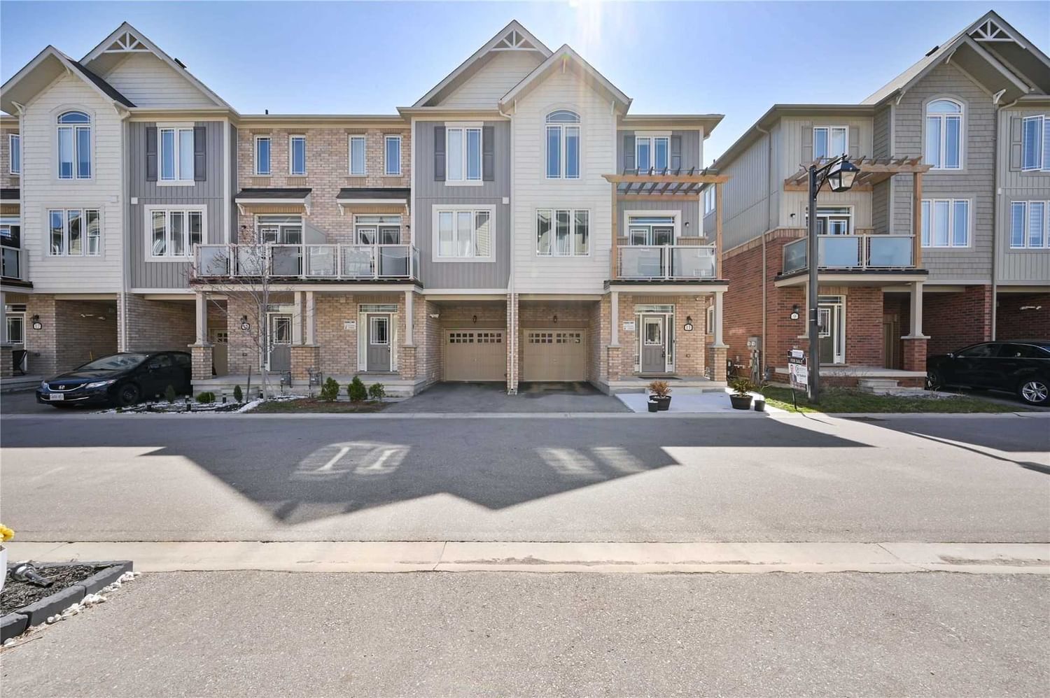 Townhouse sold at 11 Melbrit Lane, Caledon, Rural Caledon, L7C 4C9 - MLS: W6030895