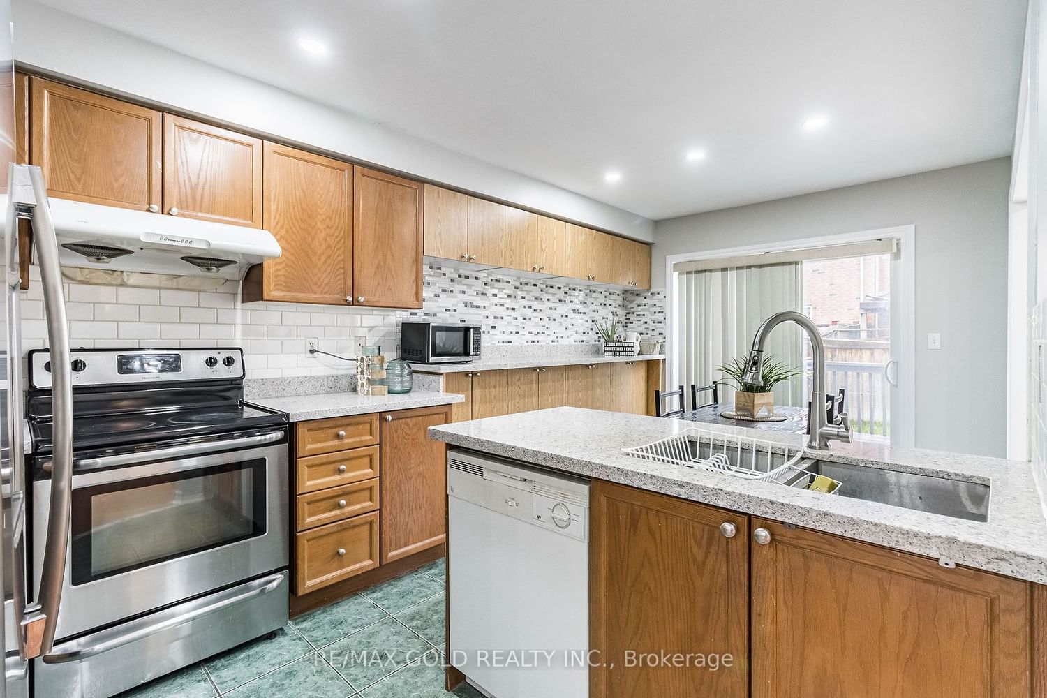 Listing Image 10