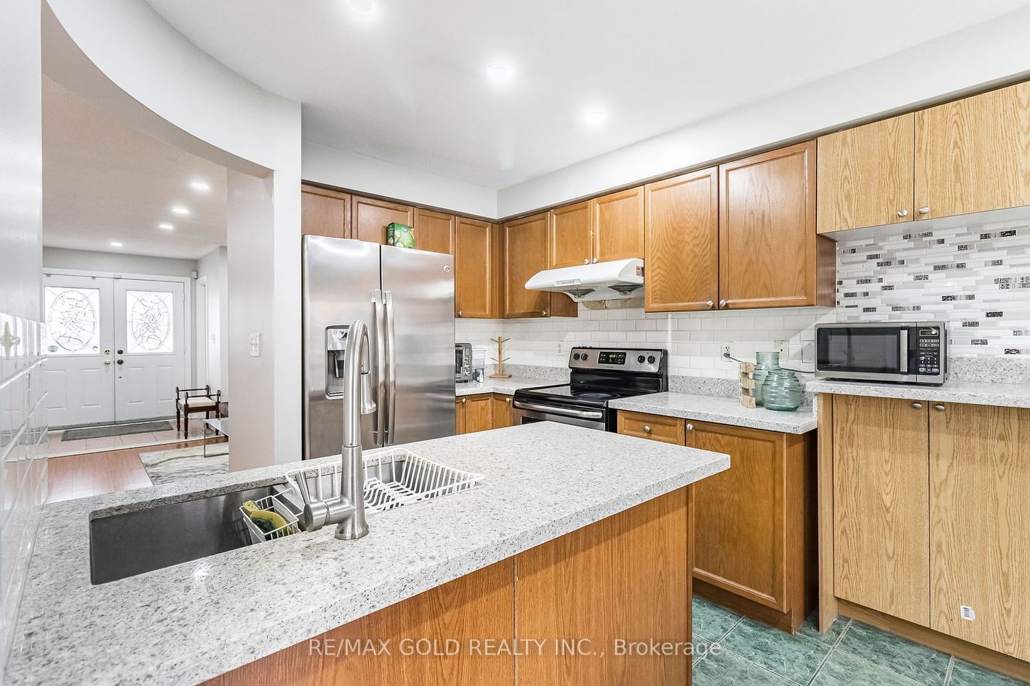 Listing Image 11