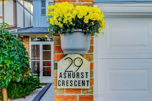 29 Ashurst Crescent