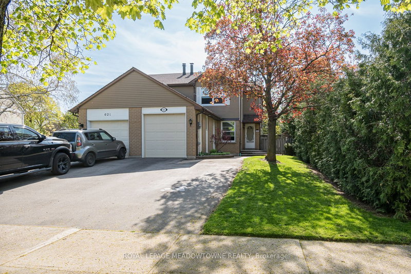 623 Beaver Crt, Milton, L9T 4A8 | Image 3