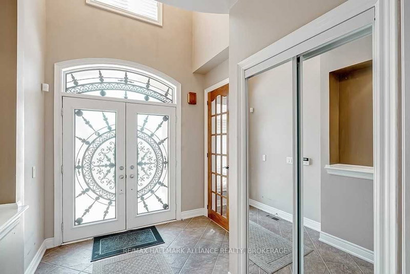 1527 Arrowhead Rd, Oakville, L6H 7V6 | Image 2