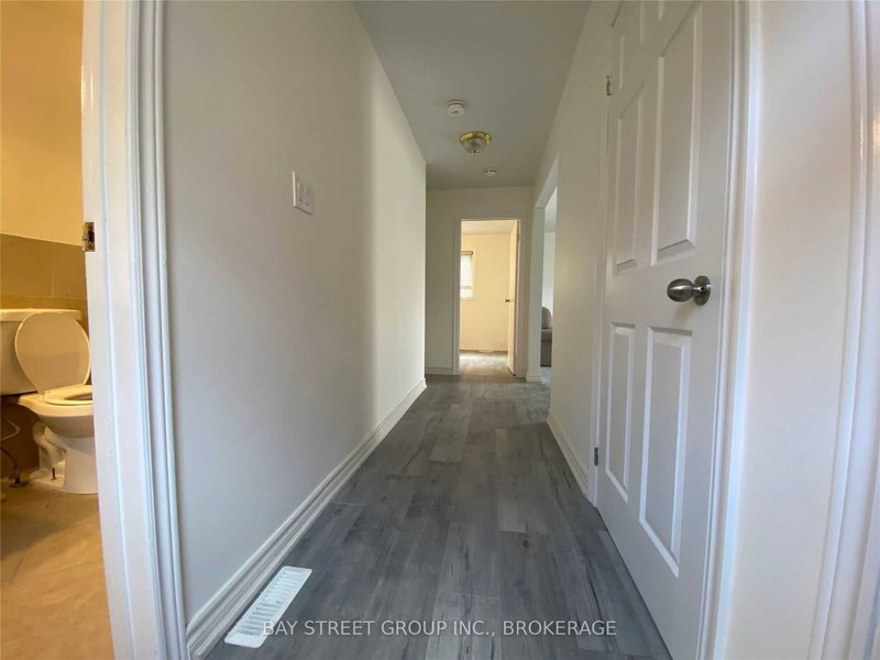 8 Kerwood (Main) Pl, Brampton, L6Z 1Y1 | Image 2