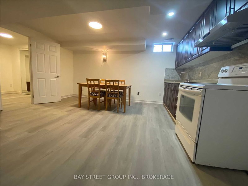 8 Kerwood (Lower) Pl, Brampton, L6Z 1Y1 | Image 3