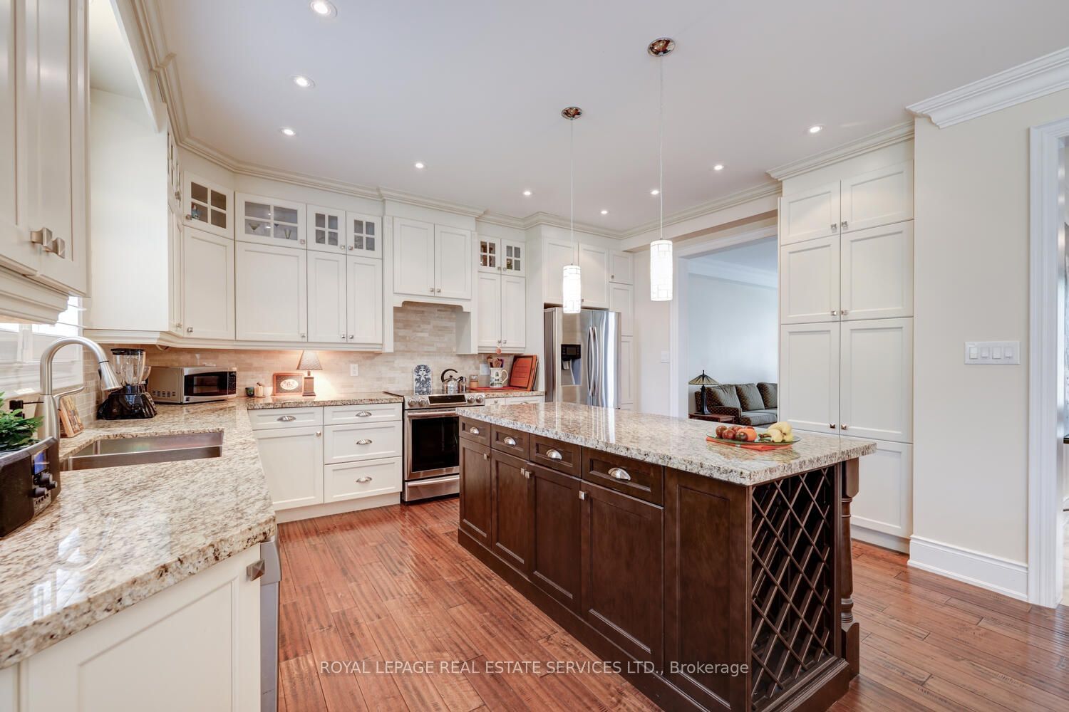 Listing Image 9