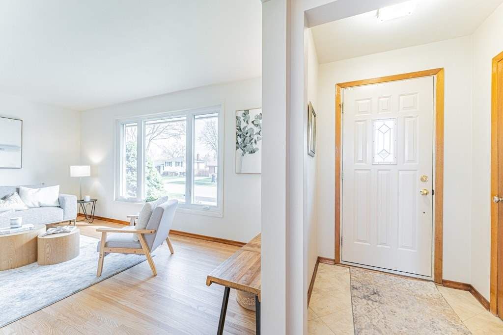 Listing Image 3