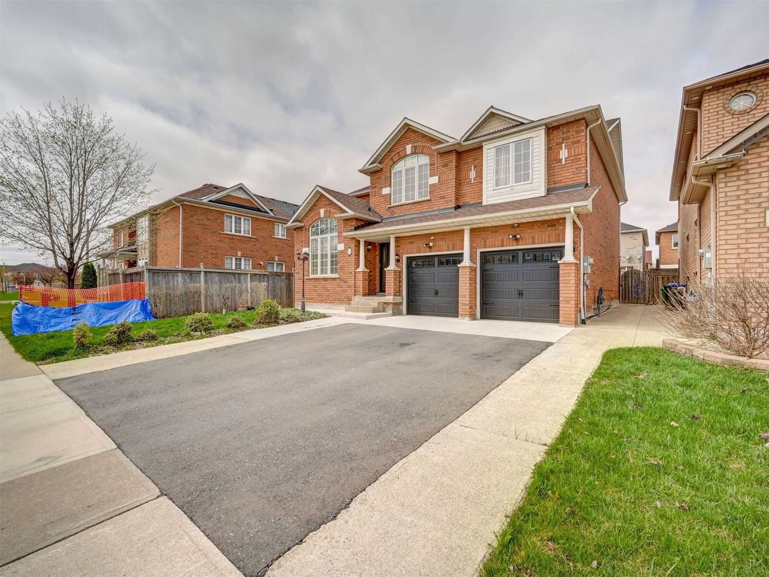 Detached House sold at 13 Peachleaf Crescent, Brampton, Fletcher's Meadow, L7A 2B3 - MLS: W6038587