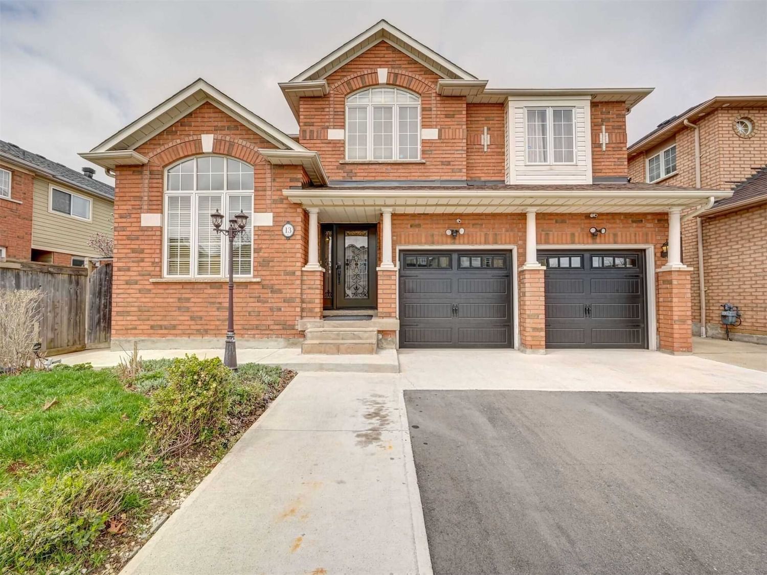 Detached House sold at 13 Peachleaf Crescent, Brampton, Fletcher's Meadow, L7A 2B3 - MLS: W6038587