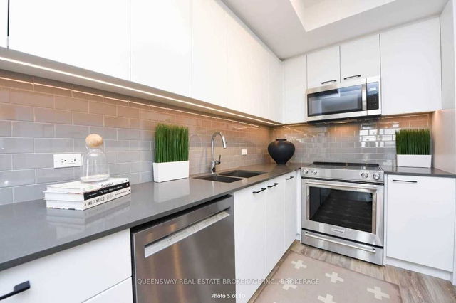 604 - 571 Prince Edward Drive