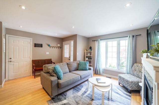 4143 FOXWOOD Drive