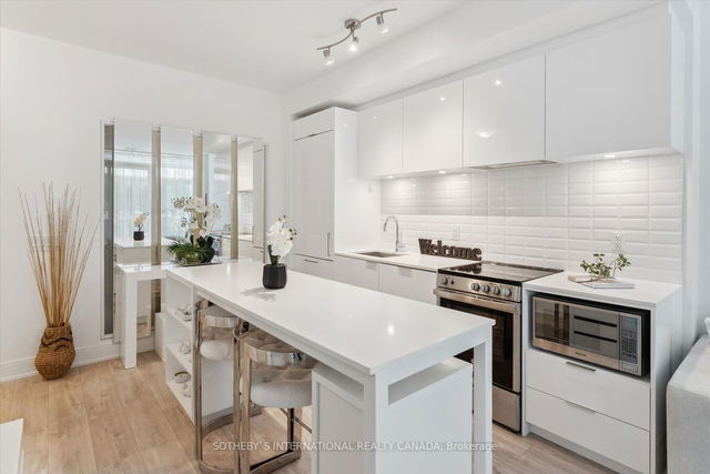 206 - 65 Annie Craig Drive