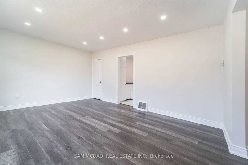 64 Florence Dr, Oakville, L6K 1V6 | Image 3