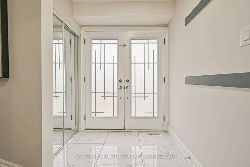 48 Traverston Crt, Brampton, L6Z 1C9 | Image 2