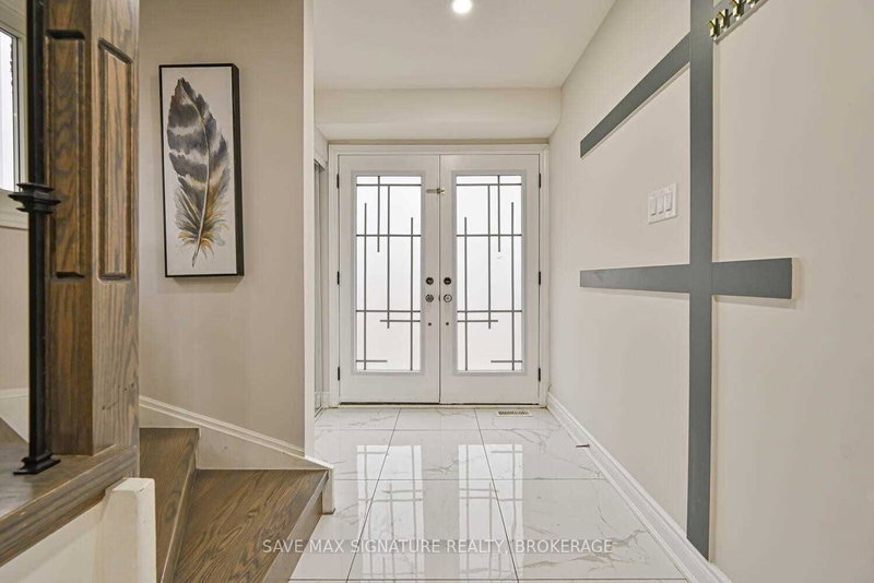 48 Traverston Crt, Brampton, L6Z 1C9 | Image 3