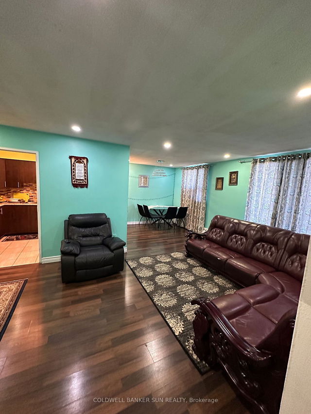 302 - 3577 Derry Road