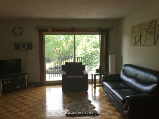 1586 Shale Oak Mews
