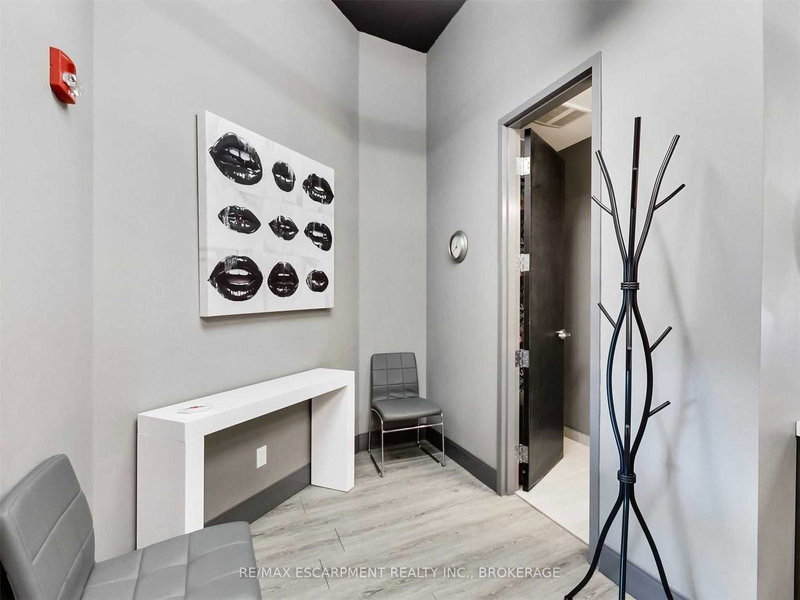 201 - 5045 Mainway Blvd, Burlington, L7L 5Z1 | Image 2