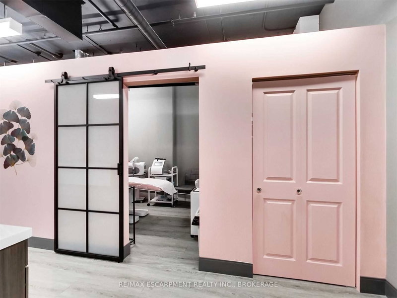 201 - 5045 Mainway Blvd, Burlington, L7L 5Z1 | Image 3