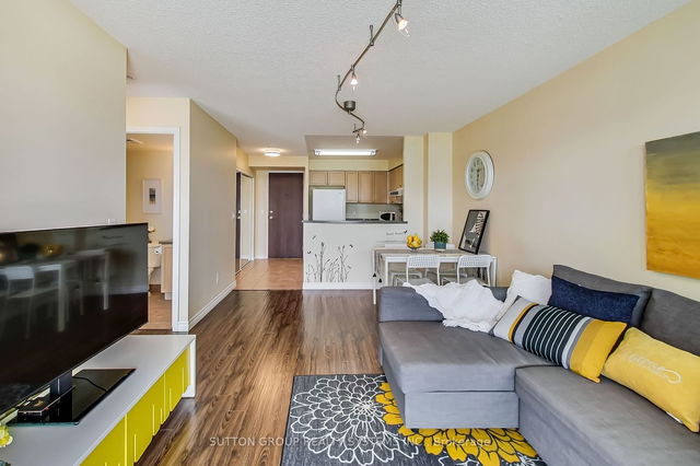 1105 - 2585 Erin Centre Boulevard