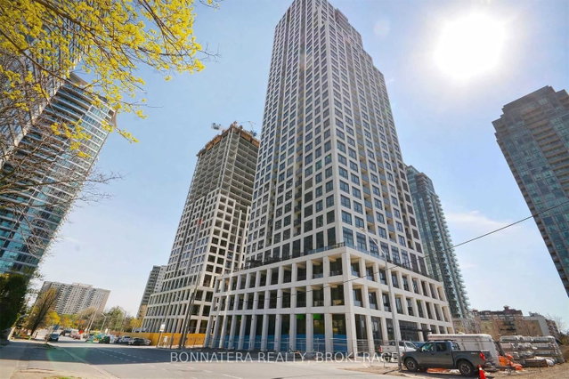 809 - 36 Elm Drive W