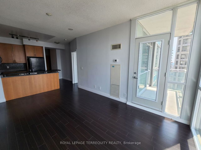 2510 - 3939 Duke of York Boulevard