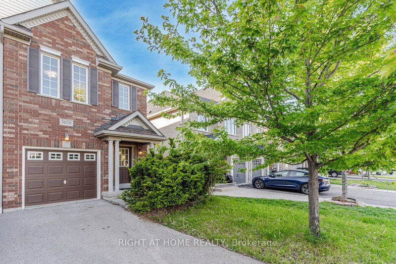 3029 Mission Hill Dr, Mississauga, L5M 0B8 | Image 2
