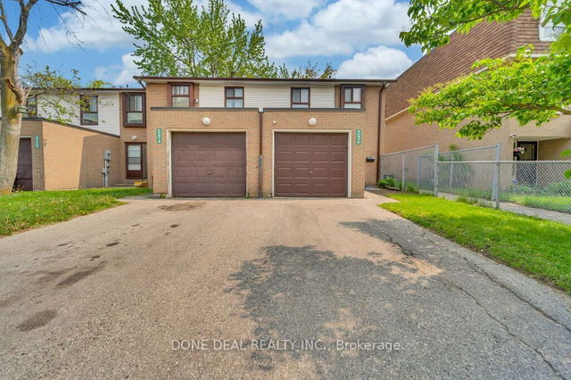 242 Fleetwood Crescent