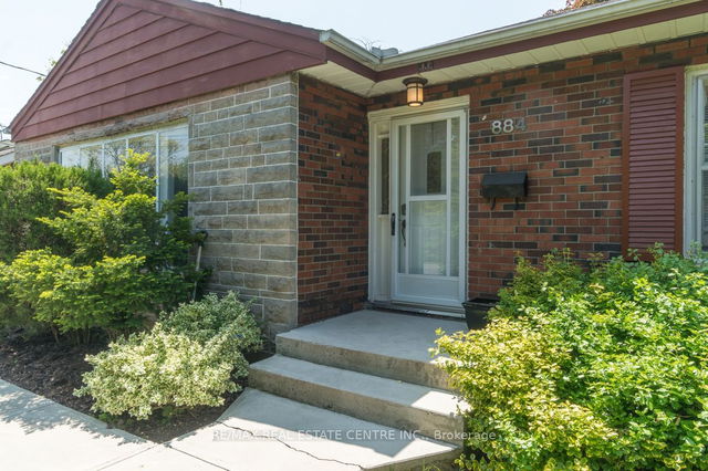 884 Eagle Drive