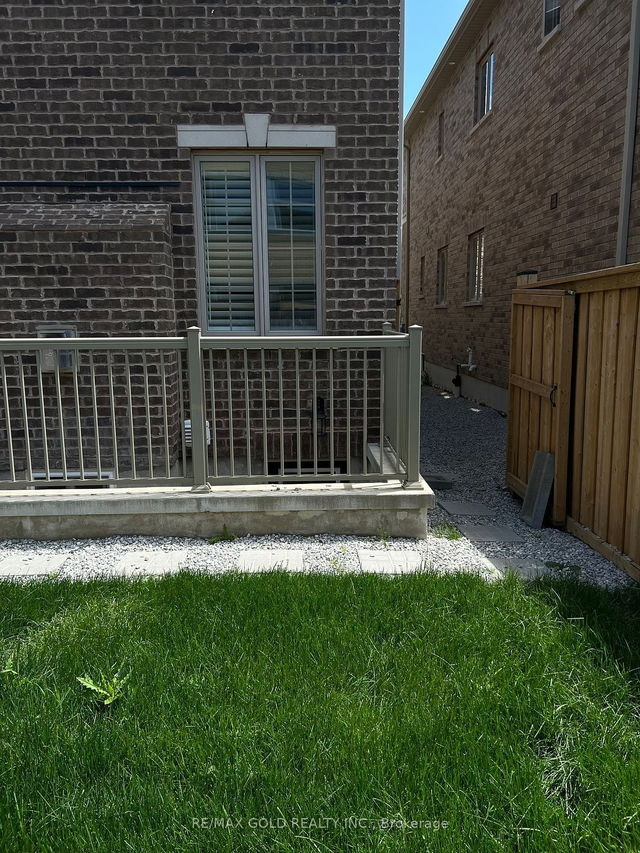 147 Goodwin Crescent